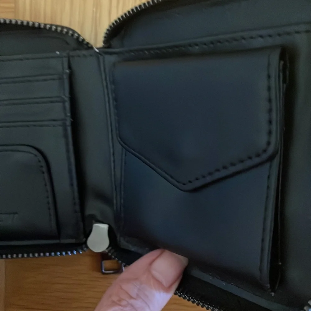 CLAUDIA CANOGA LEATHER MEN WALLET